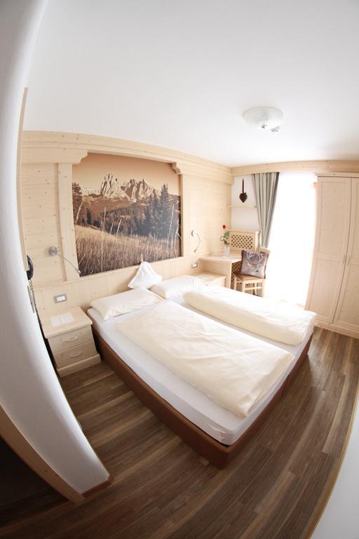 Hotel Val Сельва-ди-Валь-Гардена Номер фото