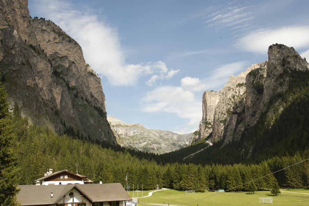 Hotel Val Сельва-ди-Валь-Гардена Экстерьер фото