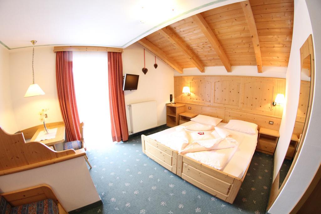 Hotel Val Сельва-ди-Валь-Гардена Номер фото