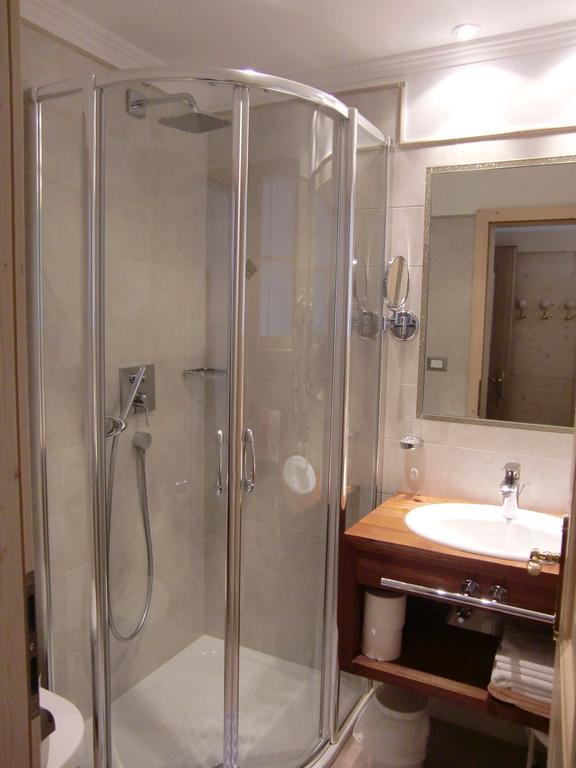Hotel Val Сельва-ди-Валь-Гардена Номер фото